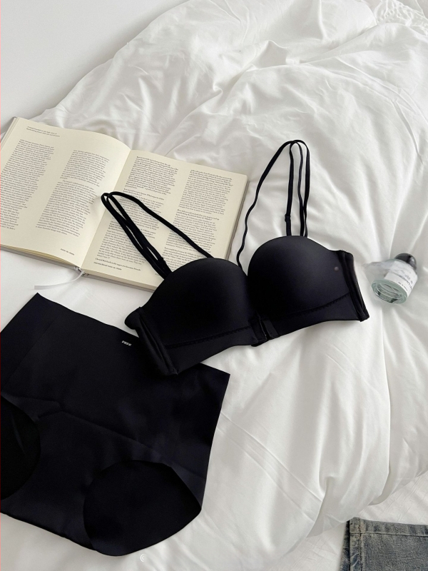 Push-up krūšturu komplekts ar dubultslāņa priekšējo aizdari, noņemamām siksniņām, bezšuvju muguras daļa, neilona audums