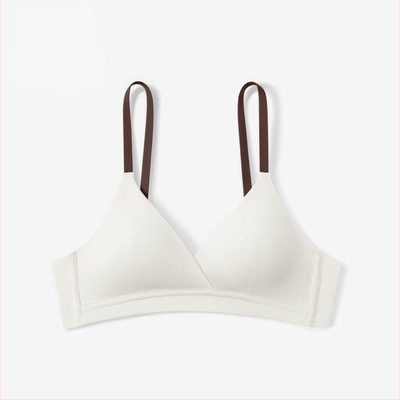 Bezvadu trikāšu krūšturis ar Modal audumu, plānas veidojošas kausi, aizmugurē trīs rindu āķu aizvērums, fiksētas dubultās siksnas, elpojošs un ērt