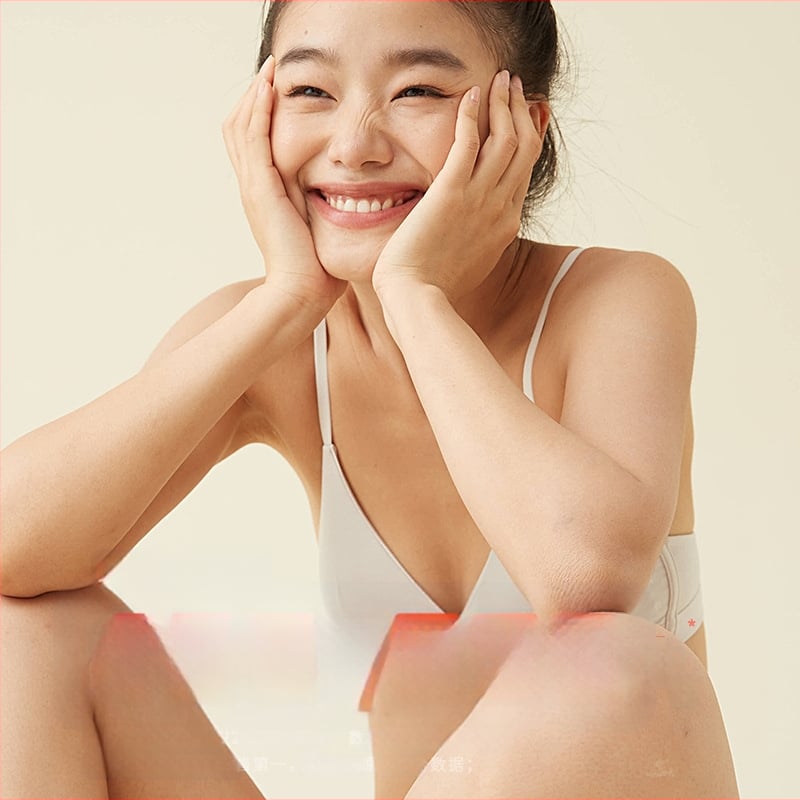 Bezvadu trikāšu krūšturis ar Modal audumu, plānas veidojošas kausi, aizmugurē trīs rindu āķu aizvērums, fiksētas dubultās siksnas, elpojošs un ērt