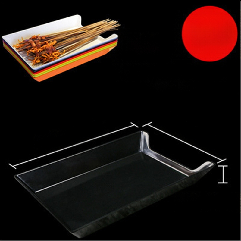 Műanyag nyársak megjelenítő tálca étteremhez, szabálytalan alak, egyszínű, 14–14,9 cm átmérőjű, mikrohullámú sütőben használható