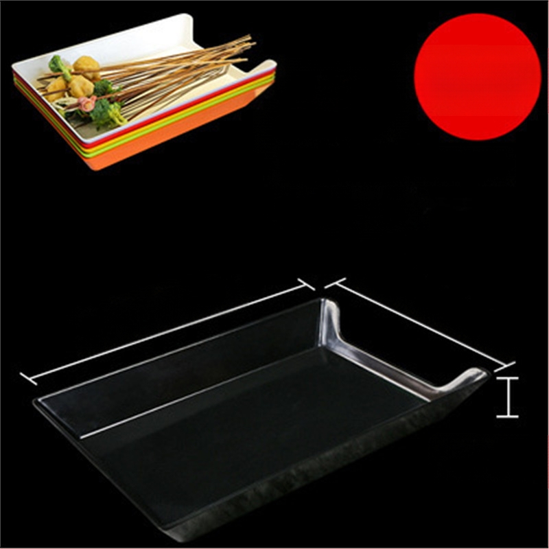 Műanyag nyársak megjelenítő tálca étteremhez, szabálytalan alak, egyszínű, 14–14,9 cm átmérőjű, mikrohullámú sütőben használható