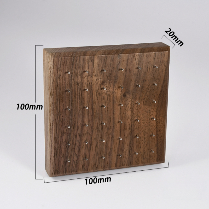 Puidust juveelide display statiiv, üks kiht, kõrgekvaliteediline stiil, puuritud konstruktsioon