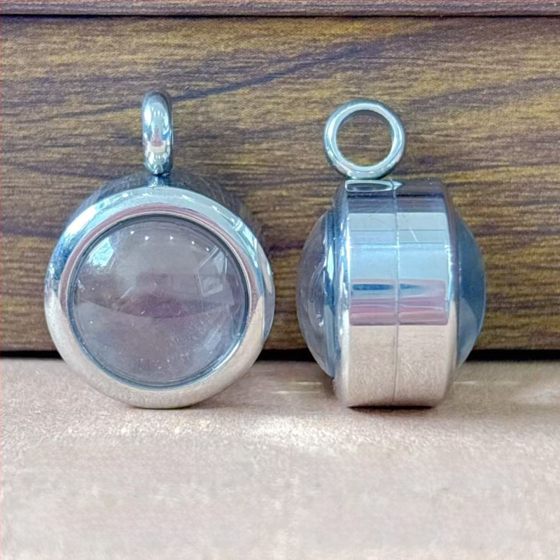 Nerūsējošā tērauda apaļš piekariņš kaklarotai ar izliektu virsmu, elektroplatēšana, daudzpusīgs stils