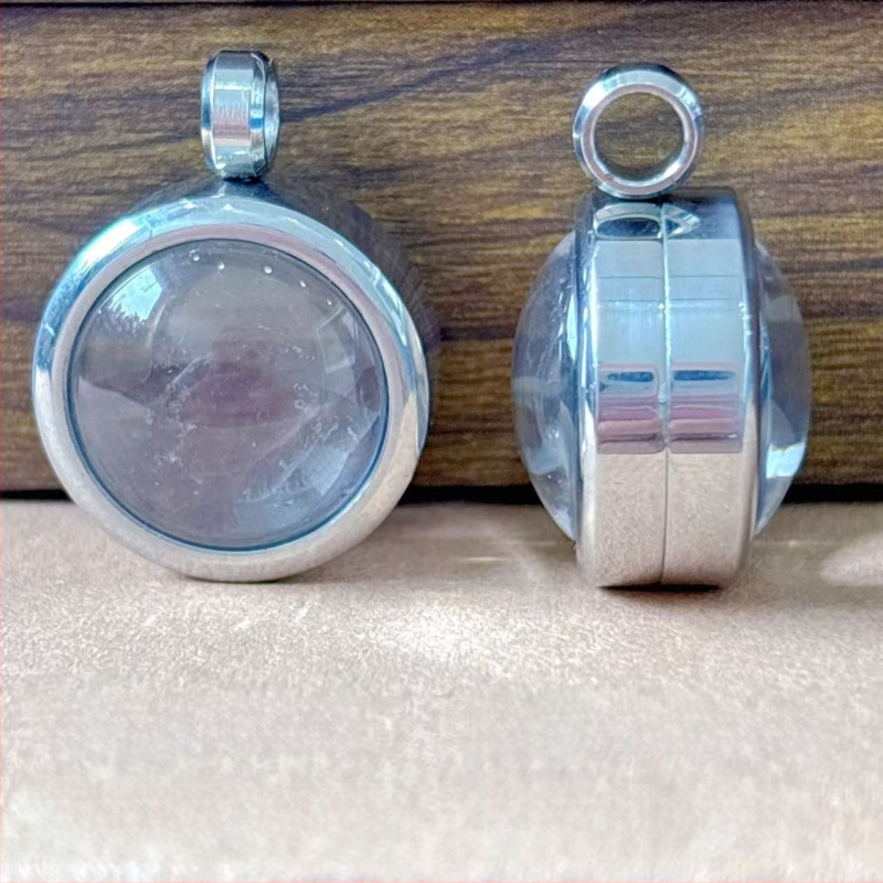 Nerūsējošā tērauda apaļš piekariņš kaklarotai ar izliektu virsmu, elektroplatēšana, daudzpusīgs stils