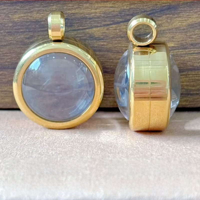 Nerūsējošā tērauda apaļš piekariņš kaklarotai ar izliektu virsmu, elektroplatēšana, daudzpusīgs stils