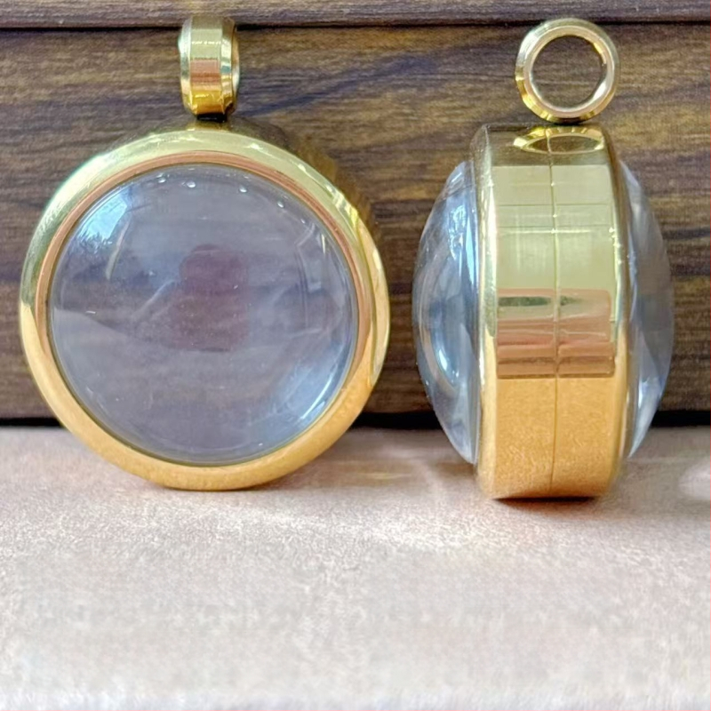 Nerūsējošā tērauda apaļš piekariņš kaklarotai ar izliektu virsmu, elektroplatēšana, daudzpusīgs stils