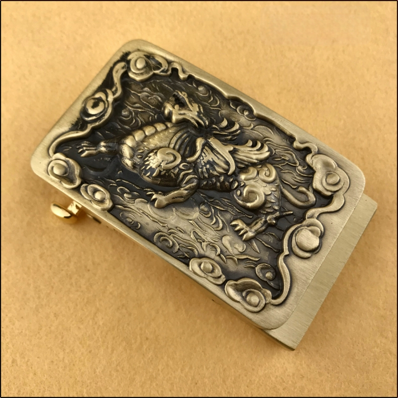 Vaska jostas sprādze ar automātisku aizvērumu, retro stilā, brīvā laika izmantošanai.