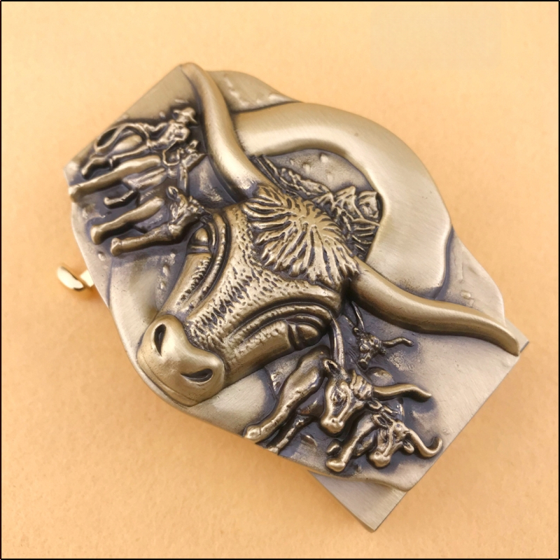 Vaska jostas sprādze ar automātisku aizvērumu, retro stilā, brīvā laika izmantošanai.