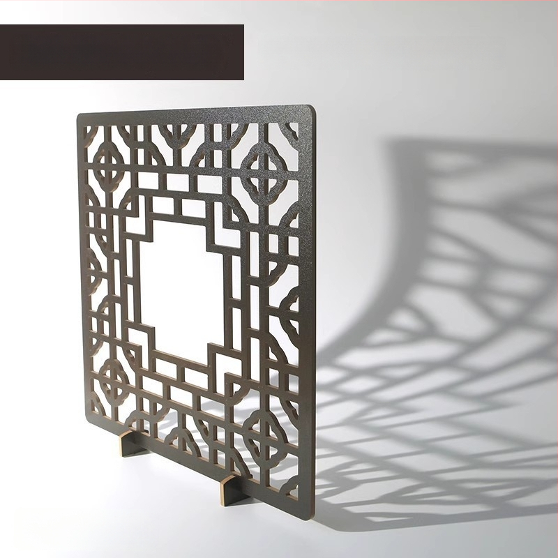 Fotorekviziti u drevnom stilu, antikne jade lutke, drveni pozadinski okvir, kod proizvoda Xw5g7eym