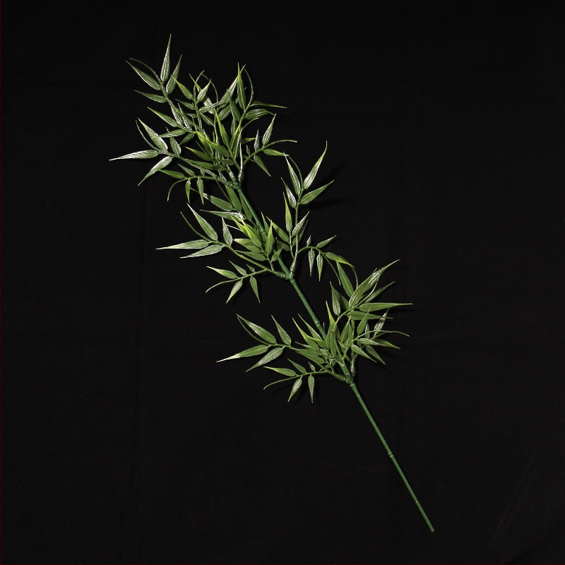 Fotorekviziti u drevnom stilu, antikne jade lutke, drveni pozadinski okvir, kod proizvoda Xw5g7eym