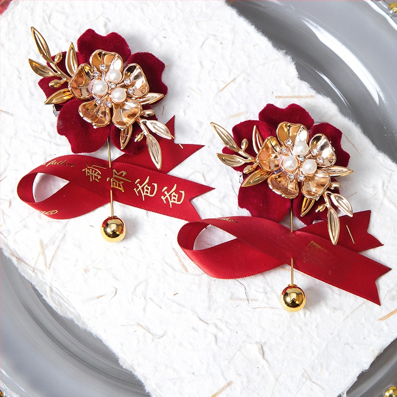 Kāzu corsage komplekts ar zīda ziediem, roku darītas brošes līgavai, līgavim un vecākiem