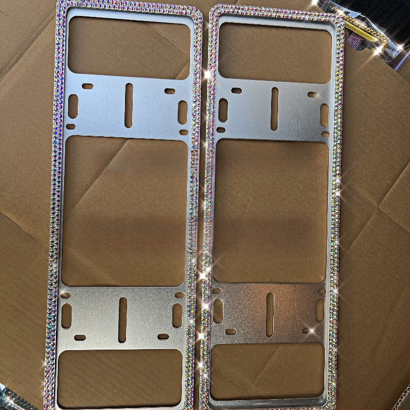 Automašīnas reģistrācijas numura rāmītis ar dimantiem no nerūsējoša tērauda – Preces kods 46210306z5681h