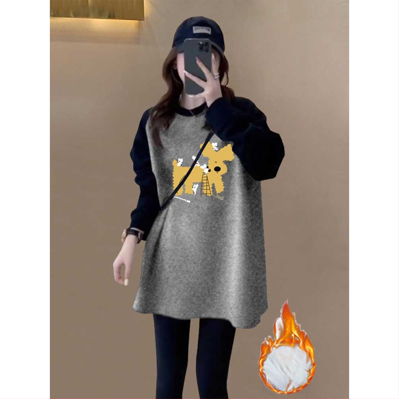 Γυναικείο τοπ βάσης με μέσο μήκος, δύο-τόνο βελούδινο βουρτσισμένο ύφασμα, μακριά μανίκια, στρογγυλή λαιμόκηψη, χαλαρή εφαρμογή, ύφασμα από γούνα κουνελιού, μοτίβο με γράμματα, άνοιξη