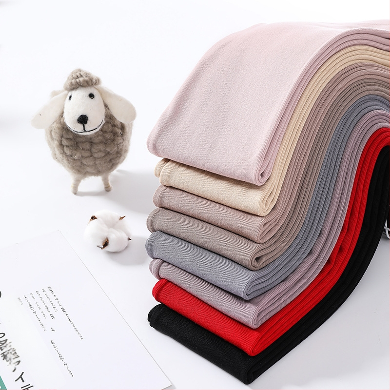 Sieviešu termālās legingas ar vienu terry slāni, viskozes maisījums 30-50%, garums 3/4, bieza auduma 201-250 g/m2