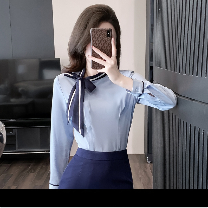 OL uniformas komplekts: blūze ar īsu svārku, regulāras piedurknes, 3/4 garuma piedurknes, OL commuter stilā, poliesteru maisījums 30–50%, pavasaris 2024