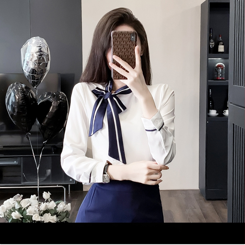 OL uniformas komplekts: blūze ar īsu svārku, regulāras piedurknes, 3/4 garuma piedurknes, OL commuter stilā, poliesteru maisījums 30–50%, pavasaris 2024