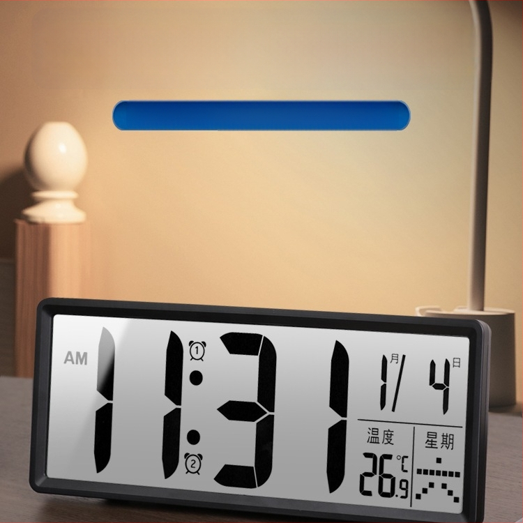 Galda pulkstenis ar LED displeju, klusa darbība, Snooze funkcija un nakts apgaismojums; barošanas no baterijām