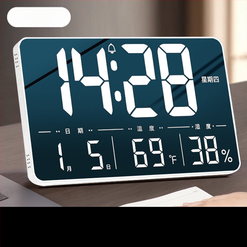 Galda pulkstenis ar LED displeju, klusa darbība, Snooze funkcija un nakts apgaismojums; barošanas no baterijām