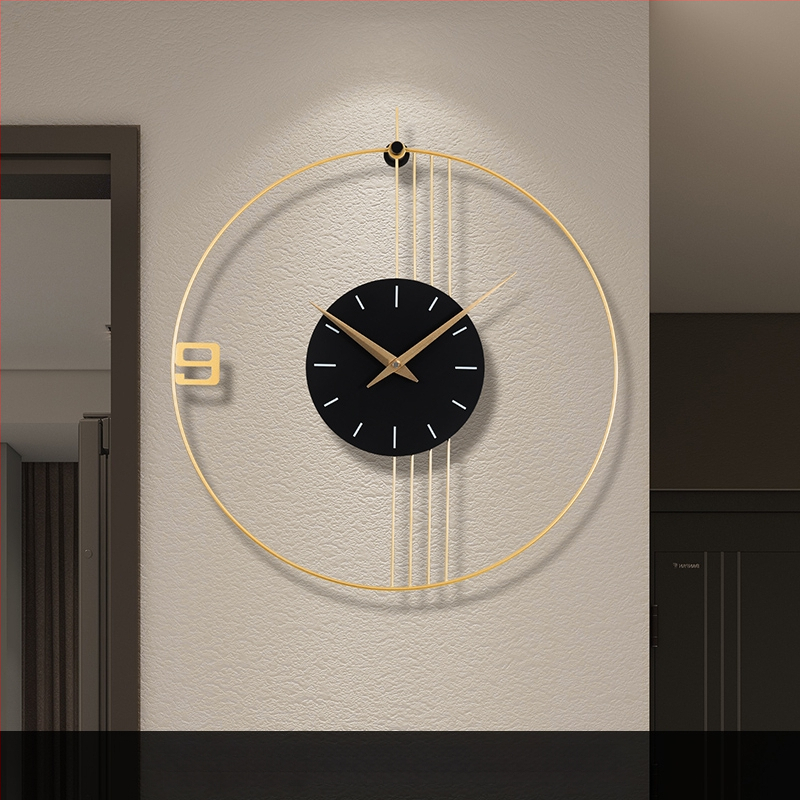 Sienas pulkstenis dzīvojamajai telpai, analogo displejs ar rādītājiem, ar bateriju, Sun movement mehānisms, metāla korpuss, metālisks ciparnīca