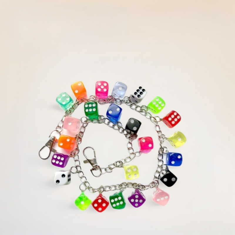 Vidukļa ķēde ar kubveida formu, metāls, spīdīga virsma, hip-hop stils, universāls