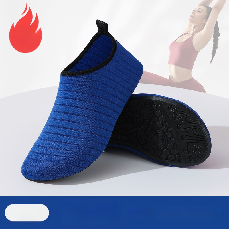 Pieaugušo ūdens apavi – elpojoši, ātri žūst, augšdaļa ar tīklu, vidēja augstuma, neslīdoša gumijas zole