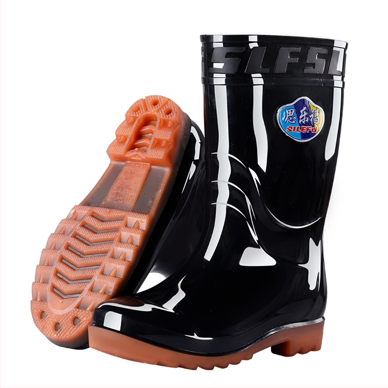 Vīriešu lietus zābaki, augsti, ūdensnecaurlaidīgi, neslīdoši, ar fleece iekšējo apdari, no plastmasas, ražoti ar injekcijas formēšanu.