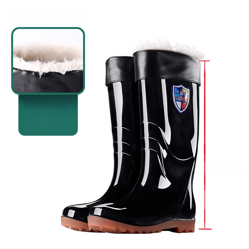 Vīriešu lietus zābaki, augsti, ūdensnecaurlaidīgi, neslīdoši, ar fleece iekšējo apdari, no plastmasas, ražoti ar injekcijas formēšanu.