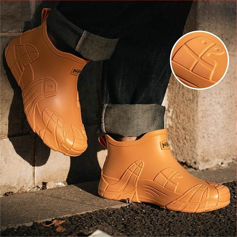 Vīriešu lietus zābaki – PVC augšdaļa, zems garums, apaļa pirksta forma, ūdensnecaurlaidīgi ārējai lietošanai