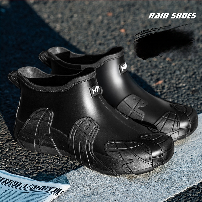 Vīriešu lietus zābaki – PVC augšdaļa, zems garums, apaļa pirksta forma, ūdensnecaurlaidīgi ārējai lietošanai