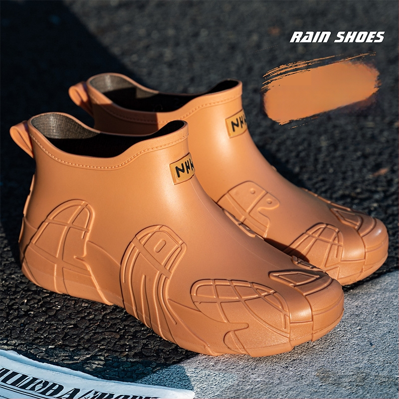 Vīriešu lietus zābaki – PVC augšdaļa, zems garums, apaļa pirksta forma, ūdensnecaurlaidīgi ārējai lietošanai