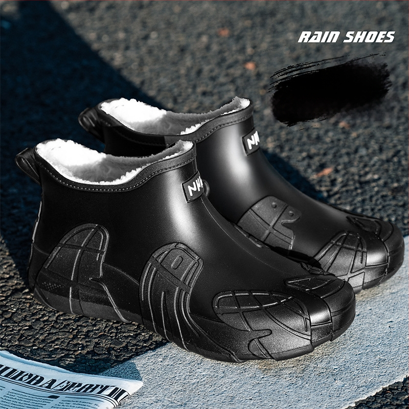 Vīriešu lietus zābaki – PVC augšdaļa, zems garums, apaļa pirksta forma, ūdensnecaurlaidīgi ārējai lietošanai