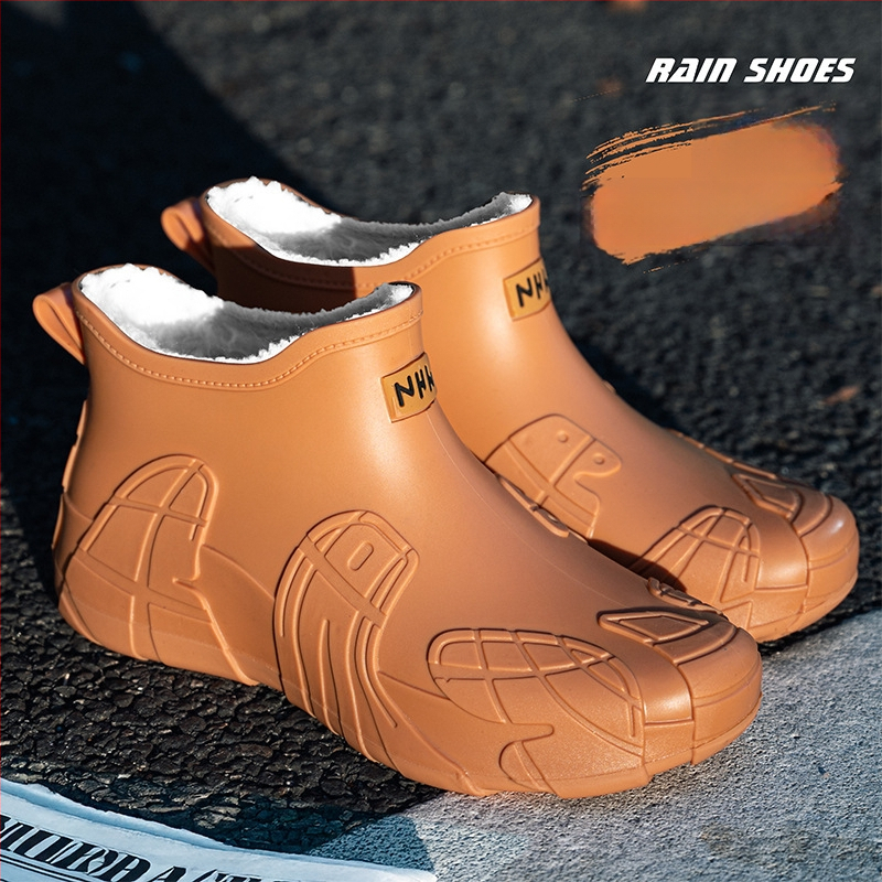 Vīriešu lietus zābaki – PVC augšdaļa, zems garums, apaļa pirksta forma, ūdensnecaurlaidīgi ārējai lietošanai