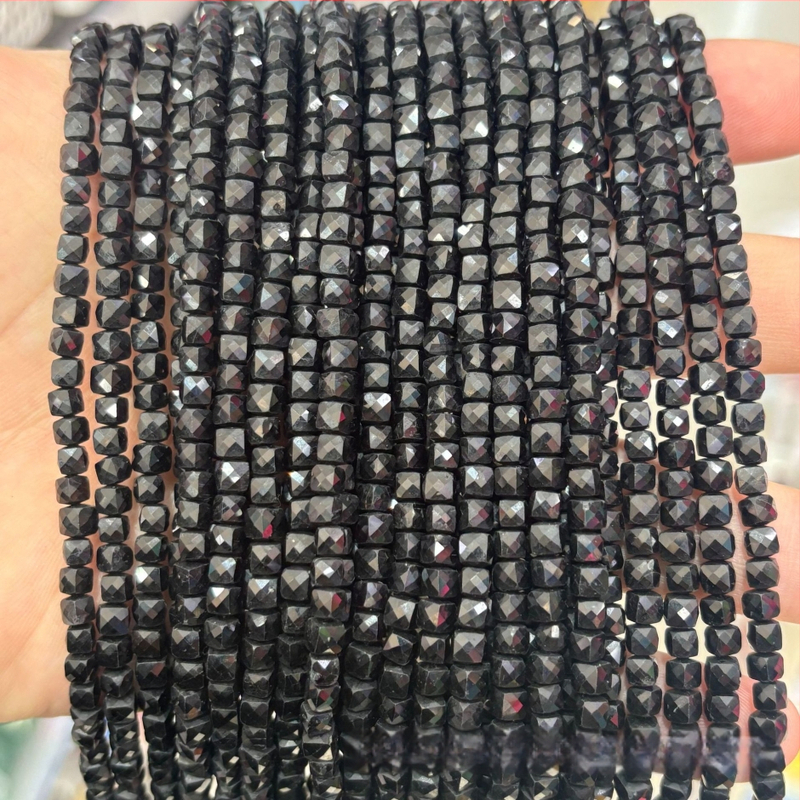 DIY ékszer gyöngyök turmalinból — természetes turmalin sorozat, vágás, csiszolás, polírozás, prémium stílus