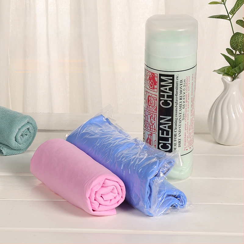 PVA anyagú sporttörölköző, síkreliefes szövés, 8 szálas egyszálas fonal, 141 g, hűsítő és gyorsan száradó (vízfelvétel 5–10 s)