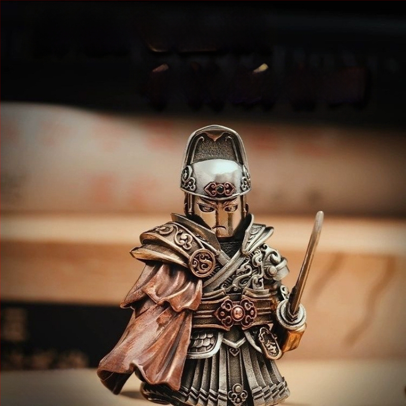 Darba galda dekors ar Ming Dynasty Jin Yi Wei motīvu – ķīniešu stilā metāla dekors, pielāgošana pieejama (Materiāls: metāls; Stils: ķīniešu; Temats: Ming Dynasty Jin Yi Wei; Pielāgošana: Pieejama)