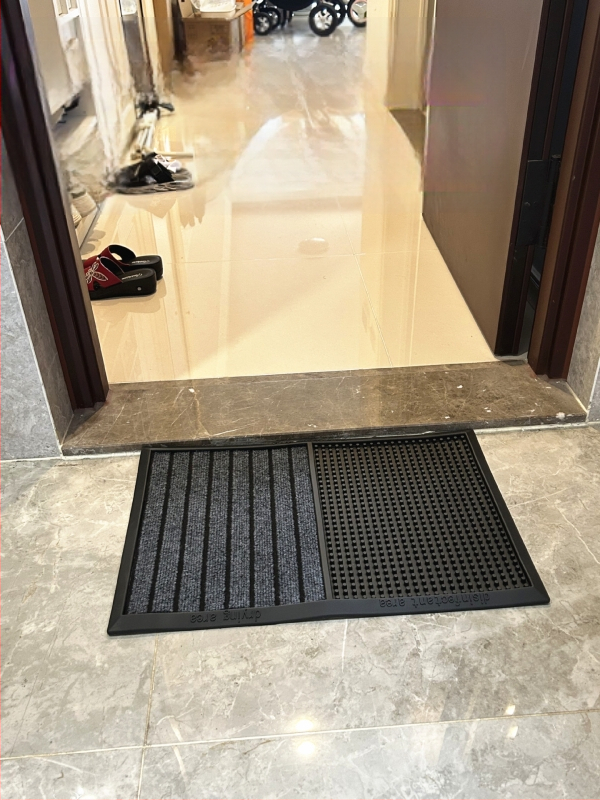 Įėjimo gumos kilimėlis, neslidus paviršius, dezinfekcija, plaunamas, šiuolaikiškai minimalistinis stilius, prekės ženklas YMO