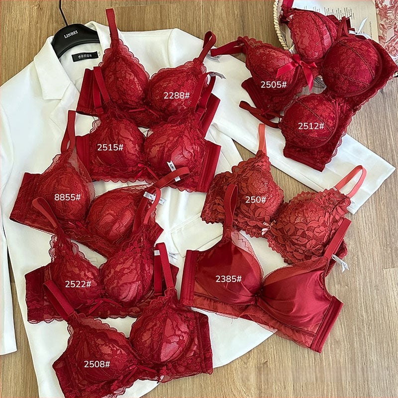 Bezvadu push-up krūšturis ar 3/4 kausu, mežģīņu apdare, neilona audums (formas krūšu kauss: augšdaļa plāna, apakšdaļa bieza)