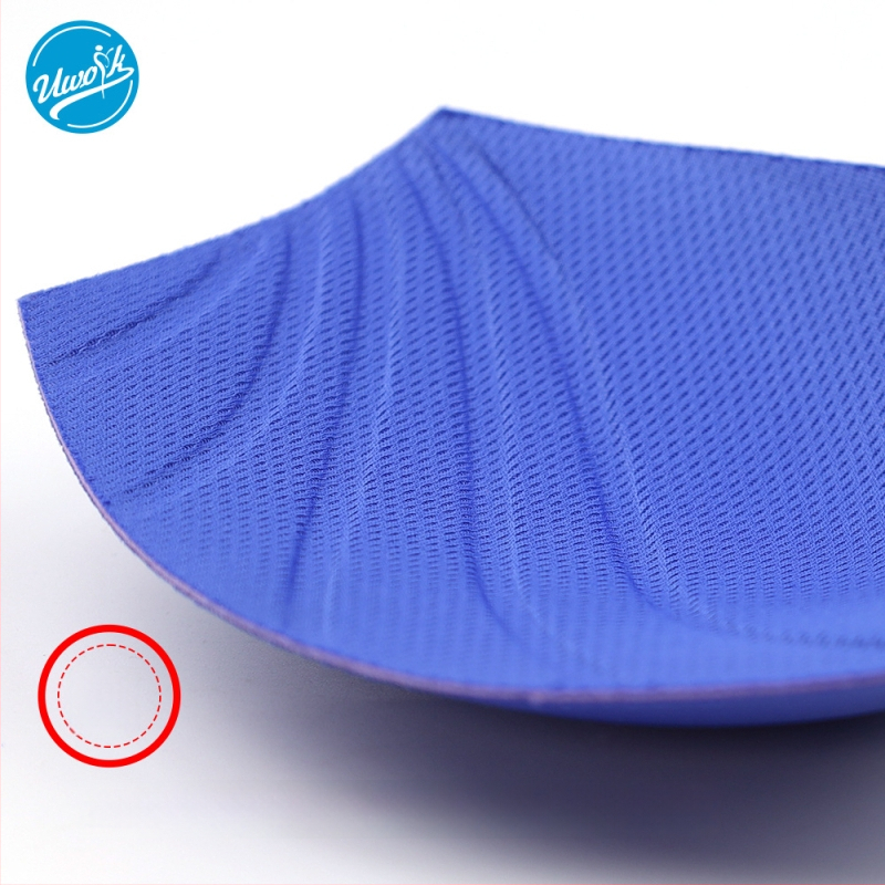 Formēts krūšu spilventiņa paliktnis mazam krūsim - plāns, elpojošs, bezšuvju, bez pēdām