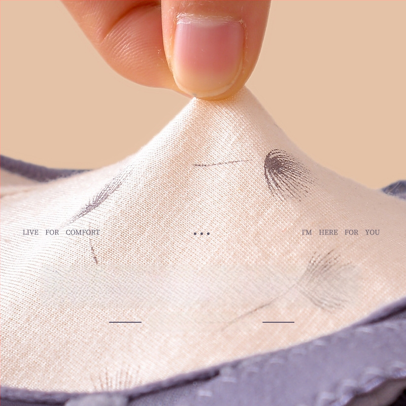 Mežģīņu push-up krūšturis, bez stieplēm, izšūts, regulējamas siksnas, kupi no putām, aizmugurē četru rindu aizdare