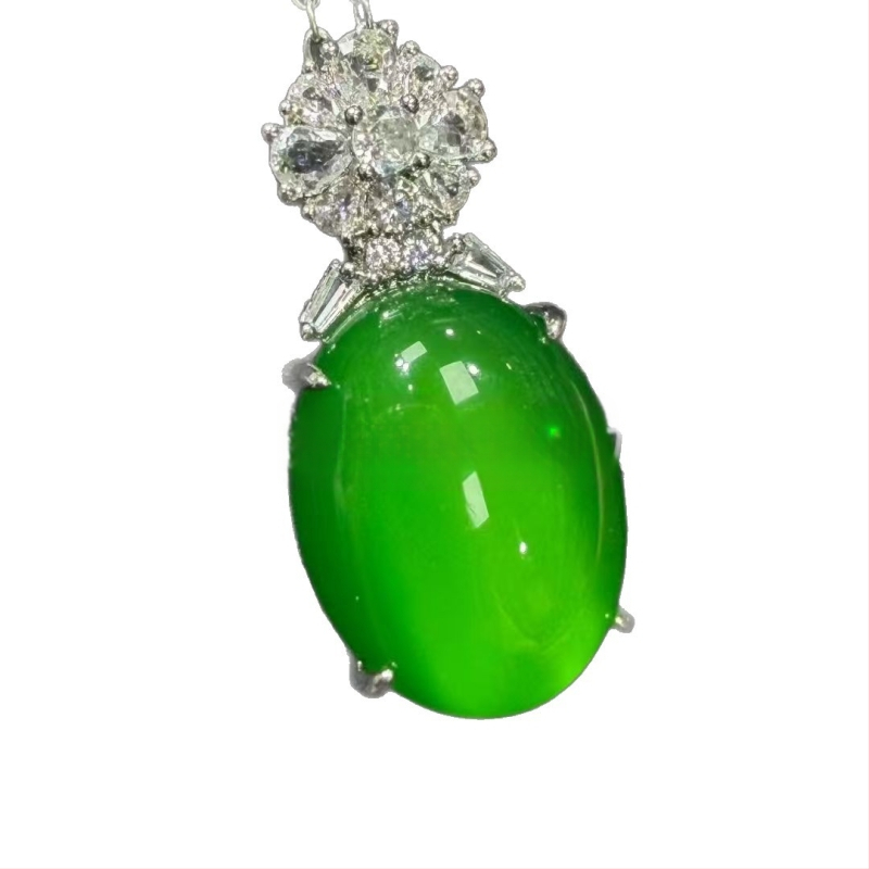 Kvarcinio chalcedono kvadratinis pakabukas, sidabru dengtas įterpimu, natūralus medžiaga, aiškumas Si2