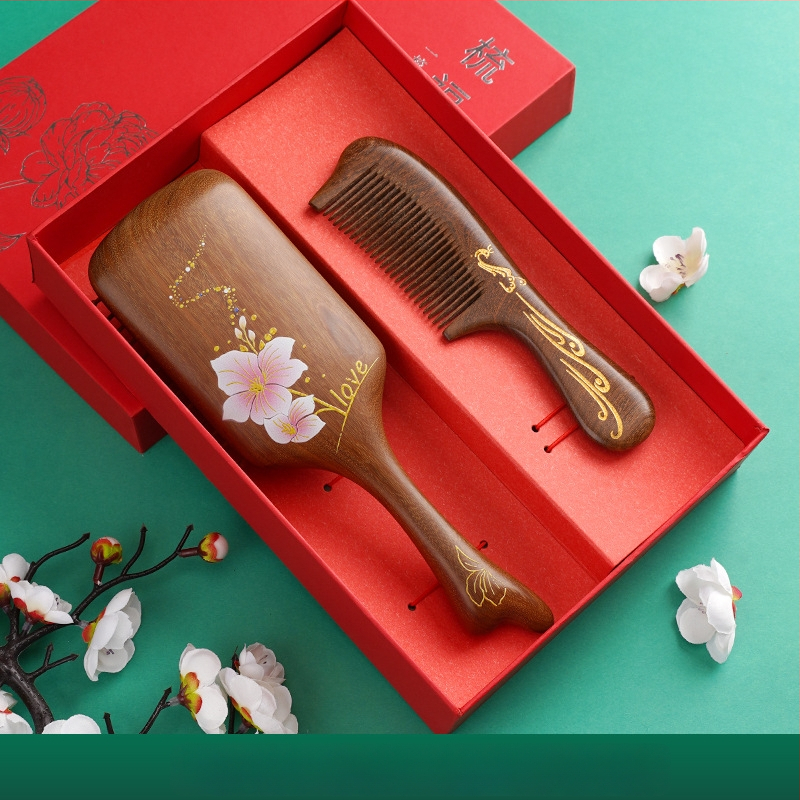 Koka ķemme ar santalkoka koku ar gaisa spilventiļu galvas ādas masāžai dāvanu kastē