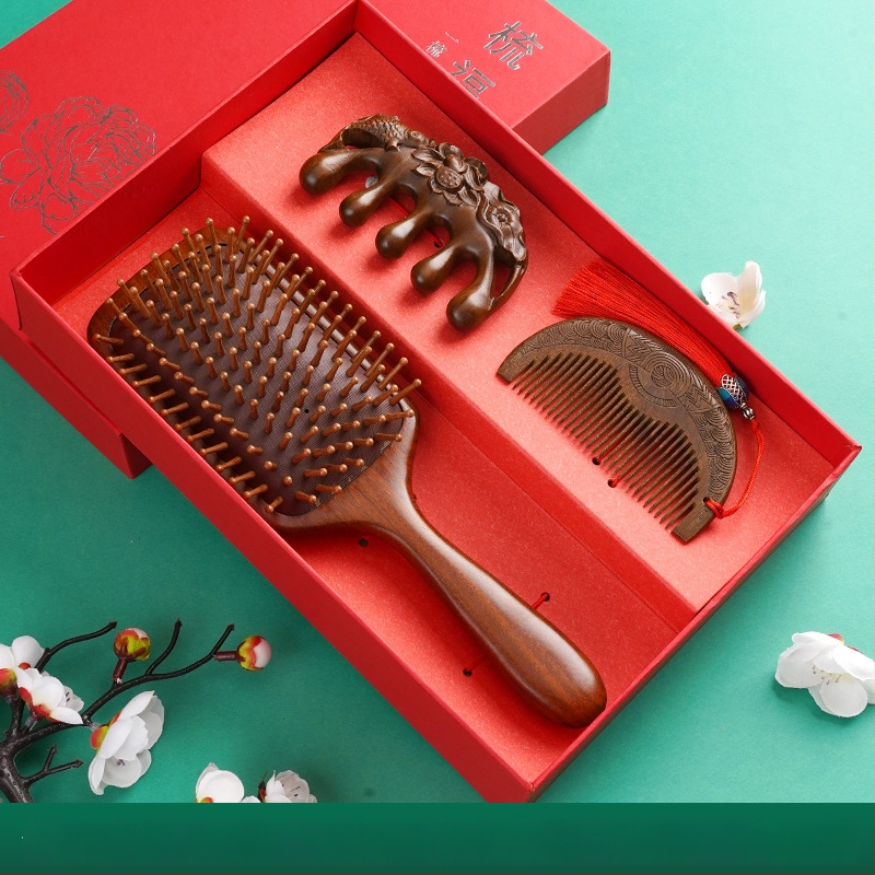 Koka ķemme ar santalkoka koku ar gaisa spilventiļu galvas ādas masāžai dāvanu kastē