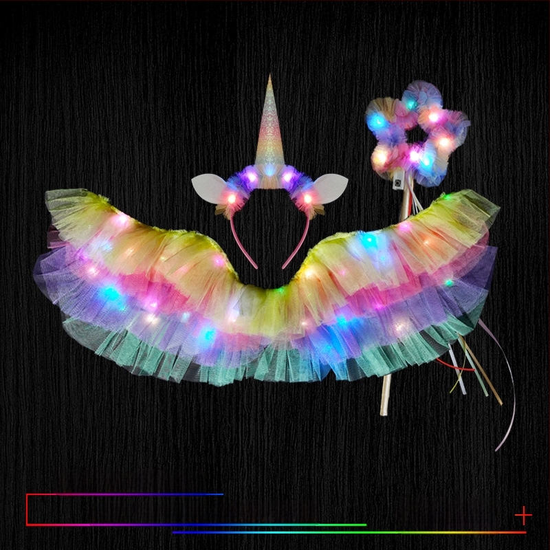 Laste ingli tiivad – kangas, osaliselt käsitsi/osaliselt mehhaaniline tootmine, rekvisiit kostüümile