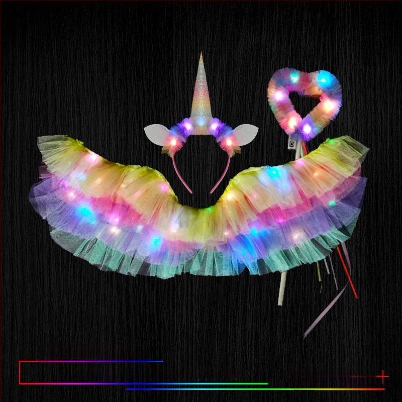 Laste ingli tiivad – kangas, osaliselt käsitsi/osaliselt mehhaaniline tootmine, rekvisiit kostüümile