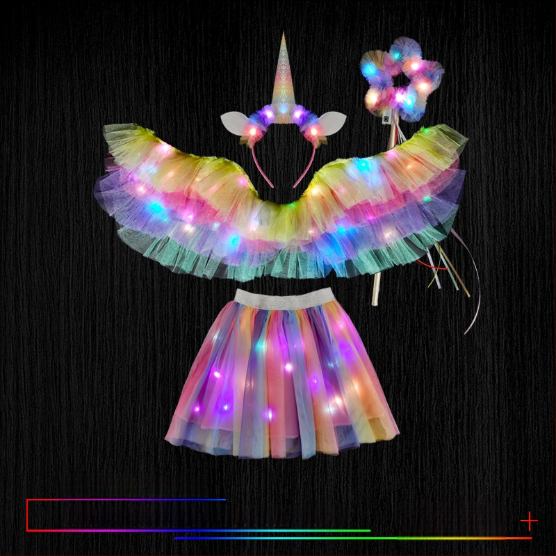 Laste ingli tiivad – kangas, osaliselt käsitsi/osaliselt mehhaaniline tootmine, rekvisiit kostüümile