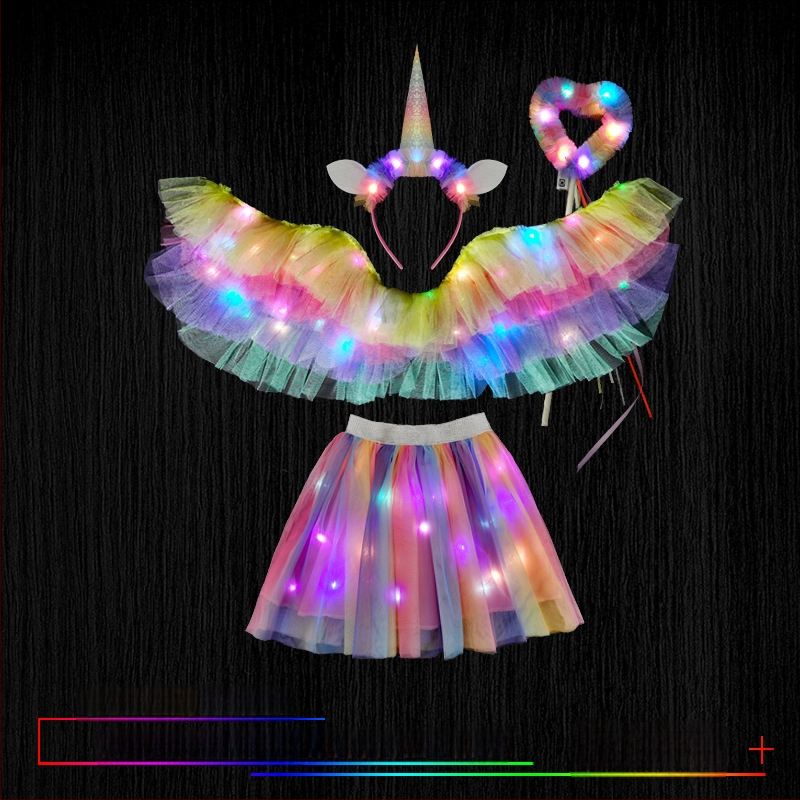 Laste ingli tiivad – kangas, osaliselt käsitsi/osaliselt mehhaaniline tootmine, rekvisiit kostüümile