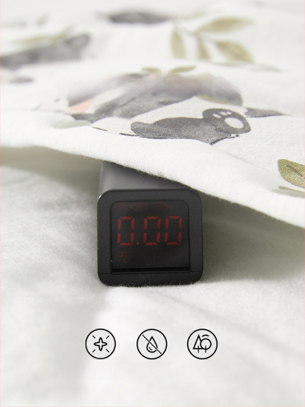 Bērnu kombinezonā ar kokvilnas pildījumu, garas piedurknes, vecums 1–3 gadi, pavasaris-rudens-zima, pogu aizdare