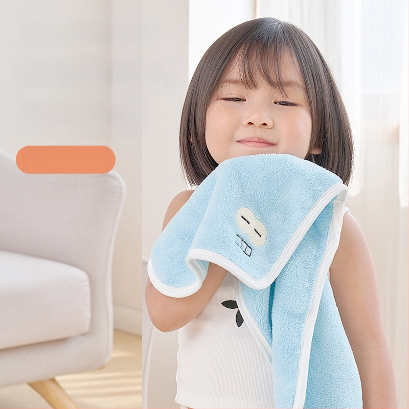 Sanli babatörölköző, szuperfinom rostból, hímzett, 50 g alatt