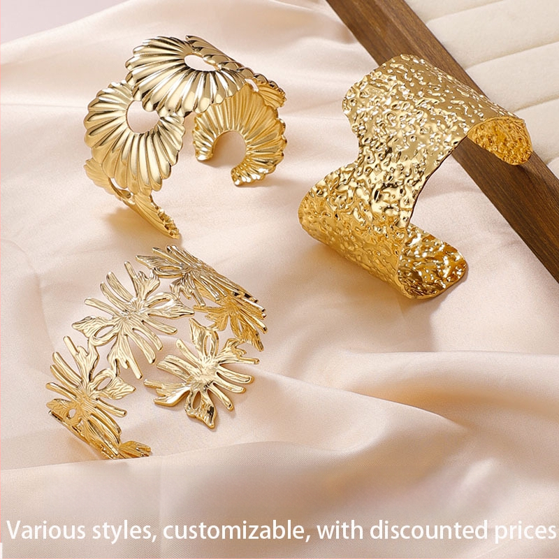 Atvērta regulējama rokassprādze no titāna tērauda, hidrauliski presēta virsma, svars 26 g, personīgs stils, rokassprādze kā aksesuārs