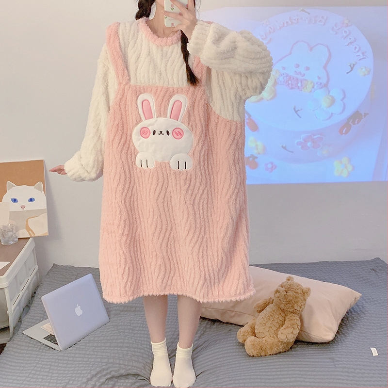 Nakts kleita ziemas korāļa plīša audumā, bieza, grūtniecēm, apaļš kakla izgriezums, garas piedurknes